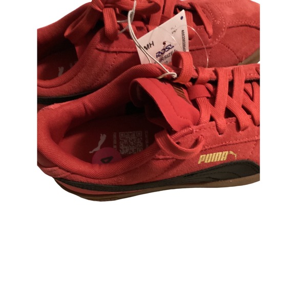 Puma Suede Red Black Gum Low Top Sneakers Gold Logo Youth 4 - Picture 5 of 7